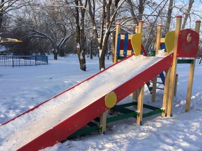 Детские зимние игровые горки